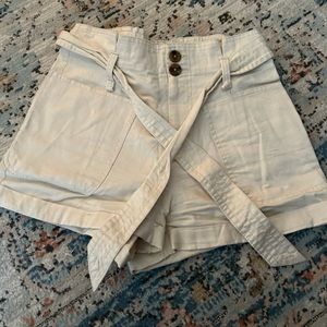 Cargo shorts. Tie waist.